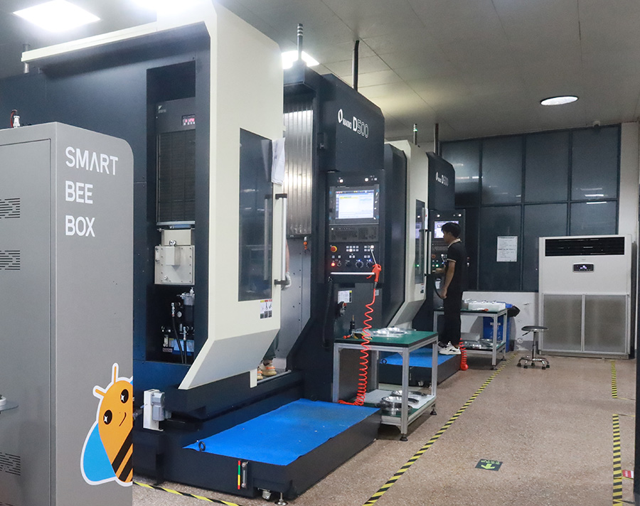 MAKINO D500 Vertical 5-Axis MORE